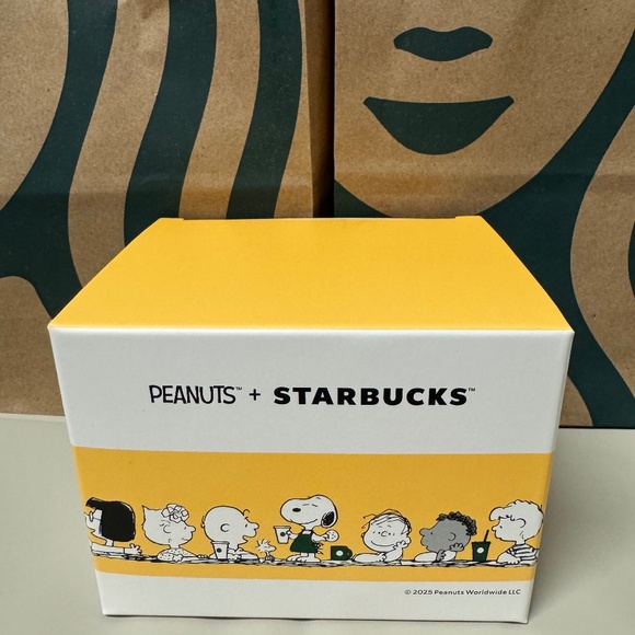 Starbucks x Peanuts Snoopy Tumbler Limited Edition - Picture 5 of 7
